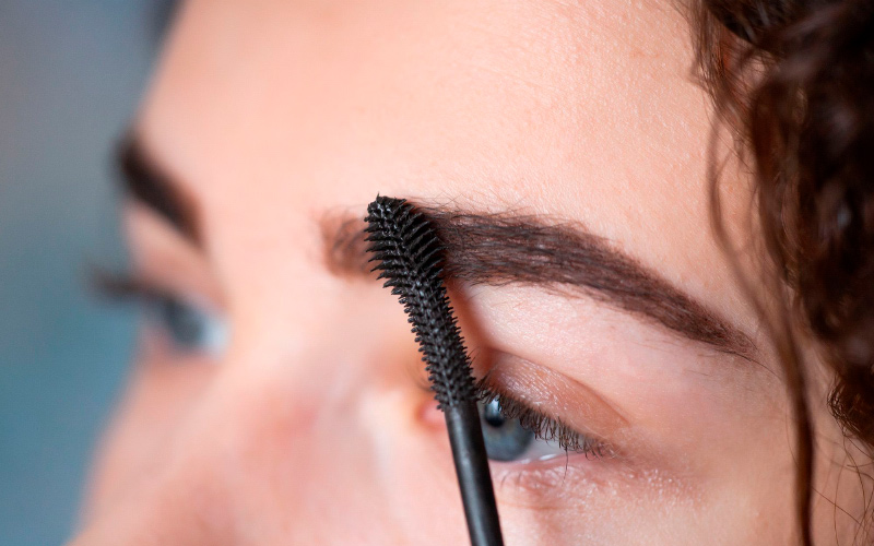 Tinting eyebrows at home